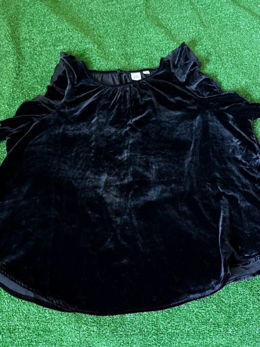 GAP True Black Velvet Feel Top Ruffle Short Sleeve Keyhole Blouse Shirt Size L